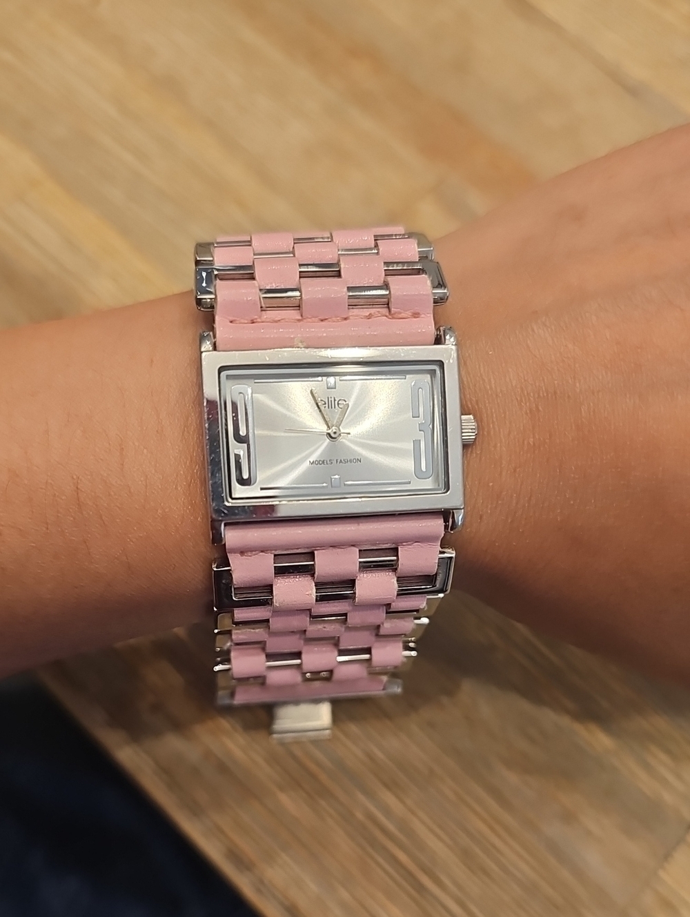 ELITE vintage Pink Watch - Picture 9 of 9